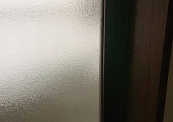 窓ガラス粘着物剥がし after