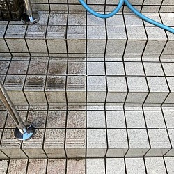 玄関前 石タイル洗浄