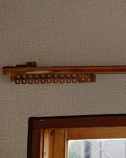 カーテンレール洗浄 before