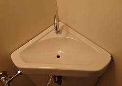 タンク周りのカビ除去 after