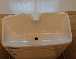 トイレタンク水垢除去 after