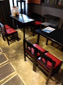 飲食店床洗浄before